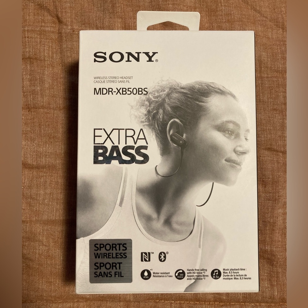 Sony Bluetooth Earbuds MDR-XB50BS NWT